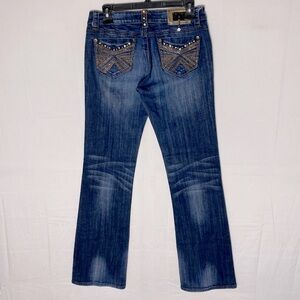 L.A. Idol Lightly Distressed Dark Wash Low Rise Boot Cut Jeans 6